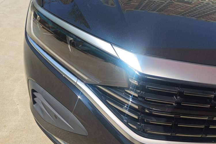 Used Volkswagen Passat 2026 Model, Outstanding 380TSI Longteng Edition Right Front Headlight