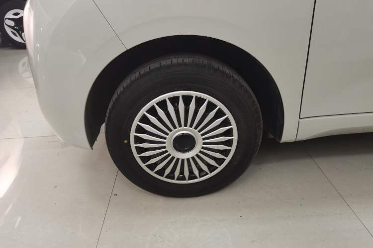 Used Wuling Hongguang MINIEV 2024 3rd Generation 215km Youth Edition Left Front Wheel Hub