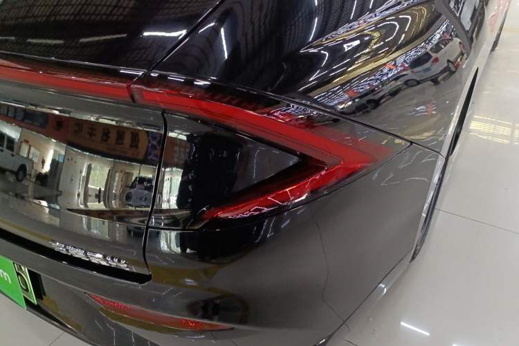 Used Wuling Xingguang 2024 Co-Creation Edition 510 Advanced Model Right Rear Taillight