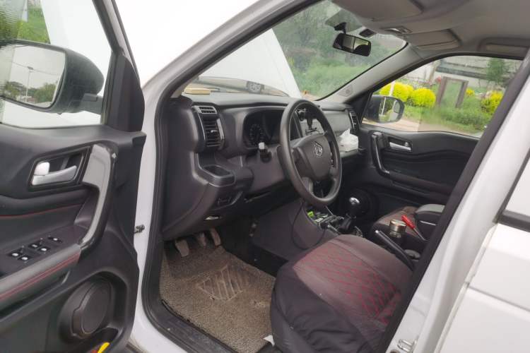 Used CHANGAN OSHAN X70A 2019 1.5L Manual Basic Version China VI Standard