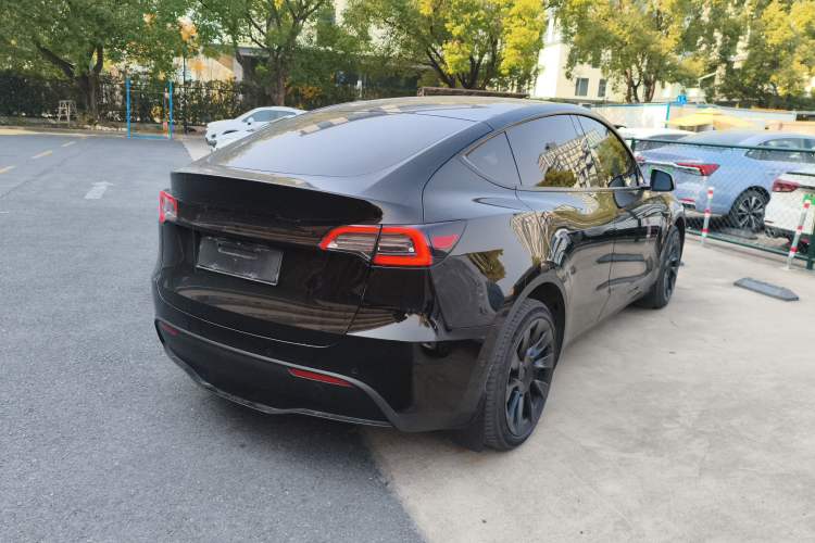 Used Tesla Model Y 2023 Long-Range All-Wheel-Drive Version