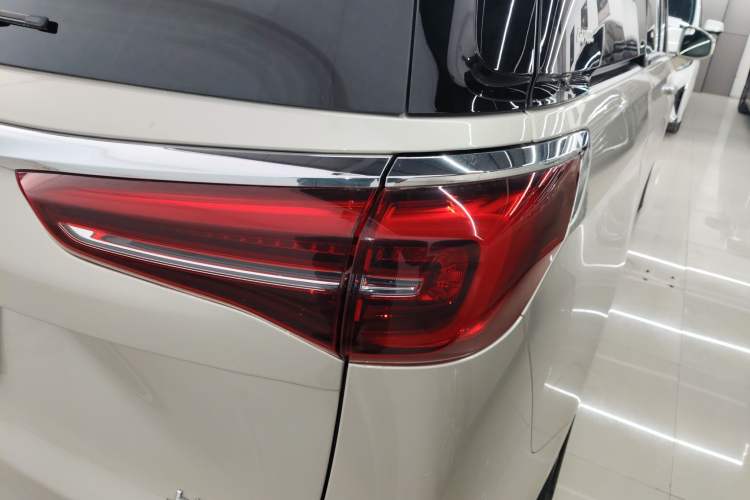 Used Buick GL8 2022 ES Land Cruiser 653T Luxury Model