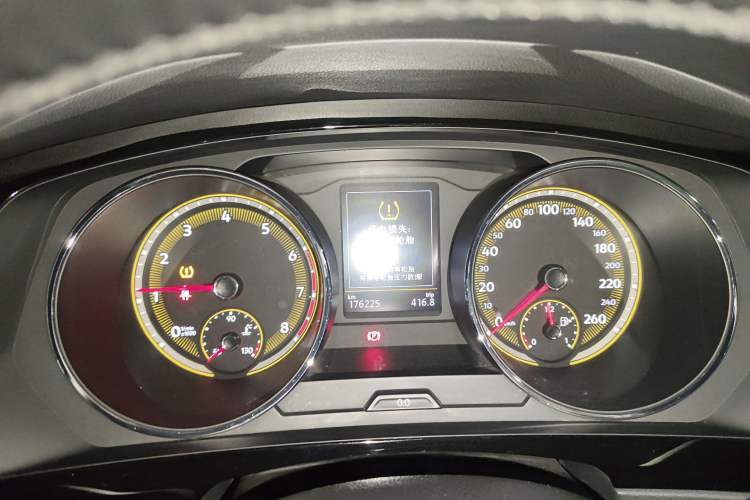 Used Volkswagen Tiguan L 2019 Updated Version 330TSI Automatic Two-Wheel Drive Panoramic Comfort Edition China VI Standard
