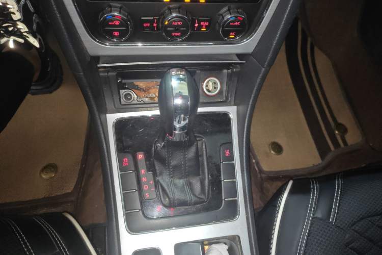 Used Volkswagen Passat 2014 1.8TSI DSG Prestige Navigation Edition