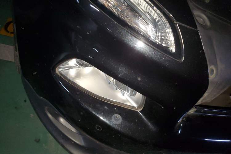 Used Jeep Cherokee 2014 2.4L Luxury Edition Right Front Headlight