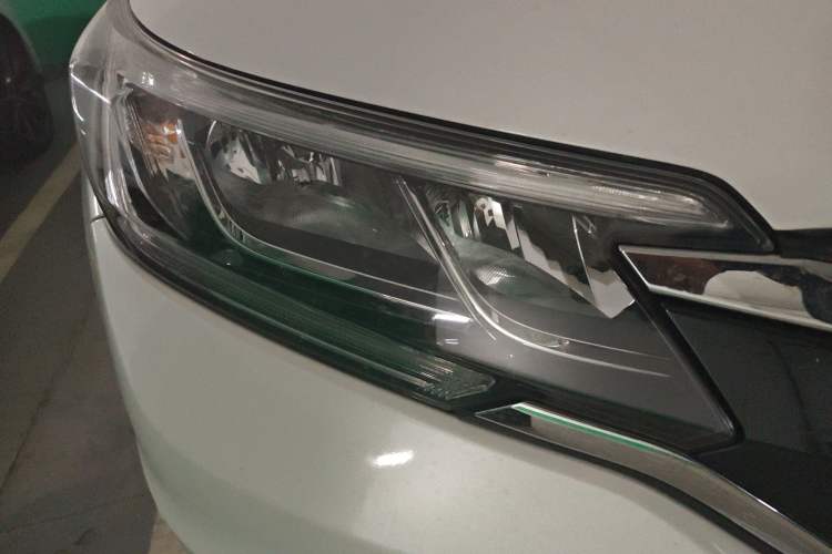 Used Honda CR-V 2016 2.0L two-wheel drive Urban Edition Right Front Headlight