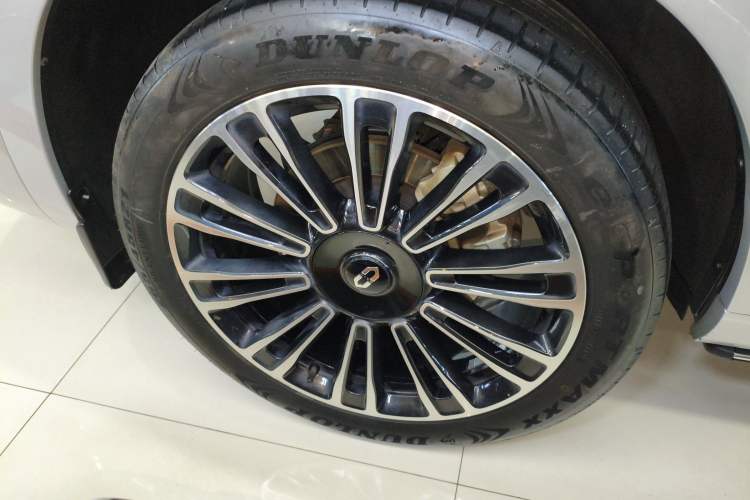 Used Hima AITO M7 2024 1.5T Intelligent Driving 4WD Max Edition 5 Seats Right Rear Wheel Hub