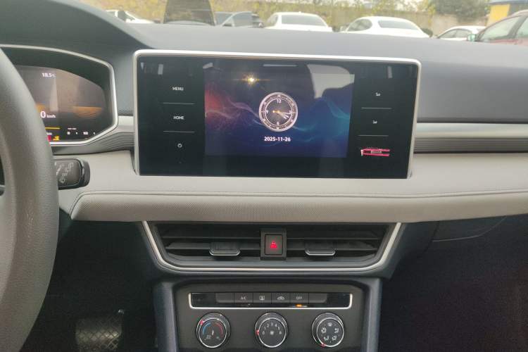 Used Volkswagen Tharu 2023 300TSI Two-Wheel-Drive Crescent Edition