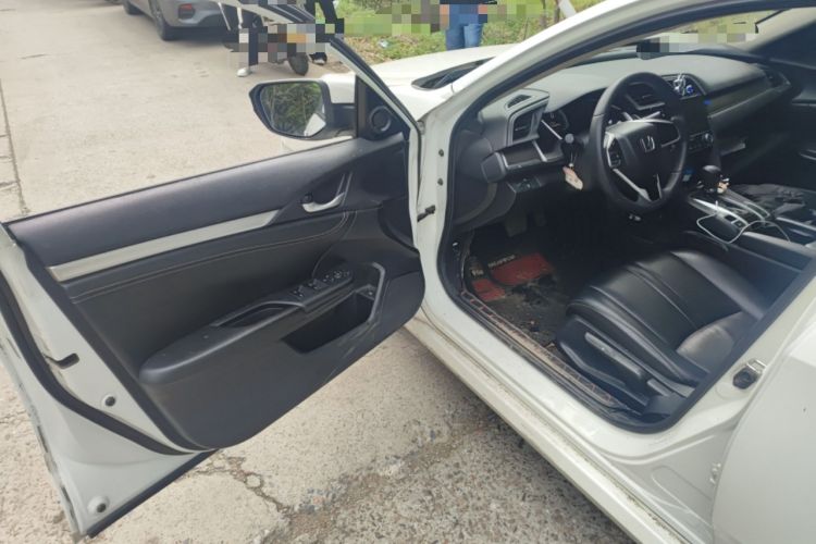 Used Honda Civic 2016 220TURBO CVT Luxury Edition Driver Seat