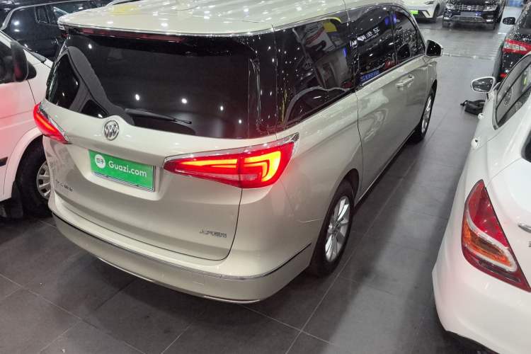 Used Buick GL8 2017 ES 28T Premium Version China V Standard Rear Right 45 Deg