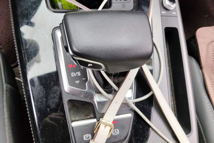 Used Audi Q5L 2023 40T Luxury Dynamic Model
