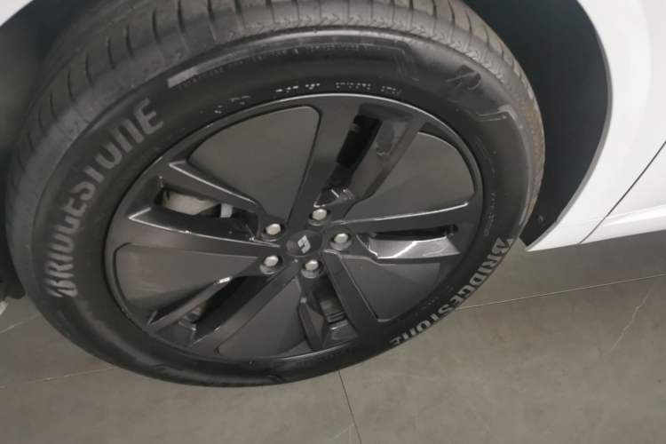 Used Li Auto L6 2024 Pro Model Left Front Wheel Hub