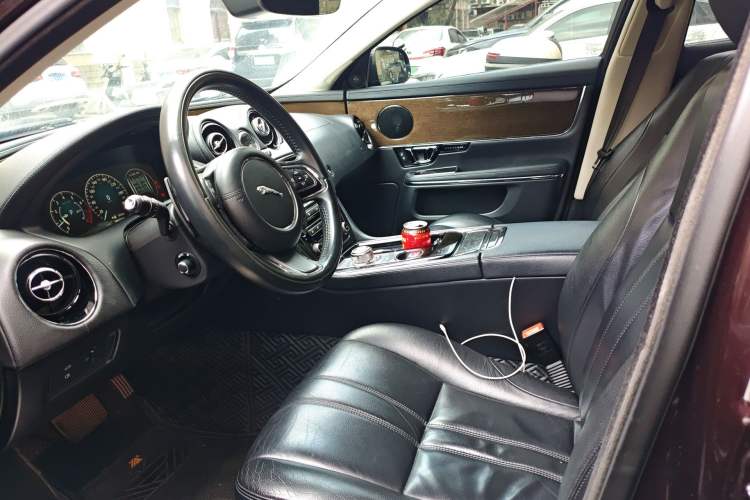 Used Jaguar XJ 2018 XJL 3.0 SC Two-Wheel-Drive Elegant Business Edition Left Front Seat