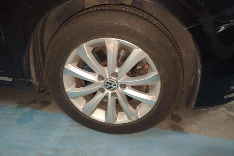Used Volkswagen Magotan 2016 1.8TSI Smart Comfort Model Right Front Wheel Hub
