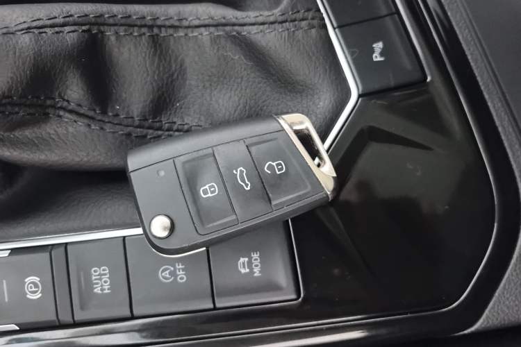 Used Volkswagen Tayron 2023 300TSI Two-Wheel-Drive Luxury Plus Advanced Edition Vehicle Key