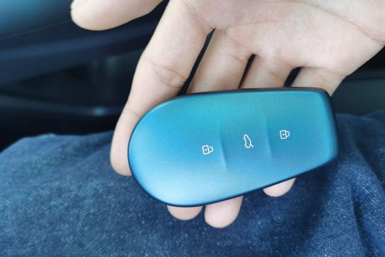 Used Nissan N6 2026 Model 180 Max Vehicle Key