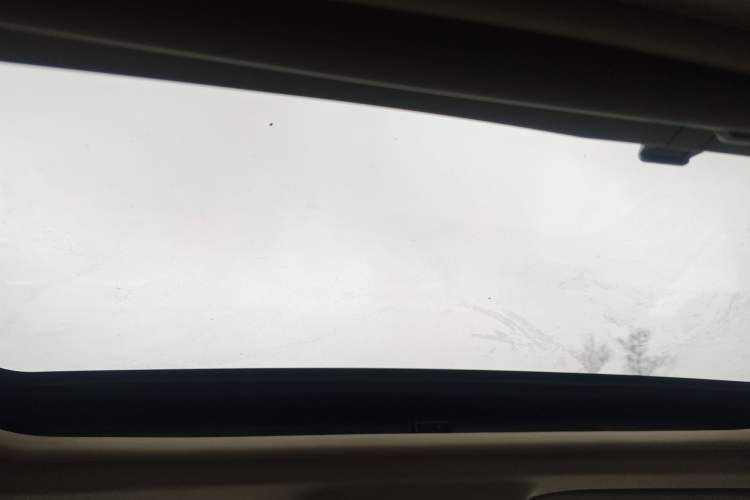 Used Buick GL8 2018 28T Luxury Model China VI Standard Headliner