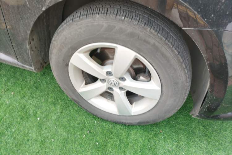 Used Volkswagen Lavida 2015 1.6L Manual Fashion Edition