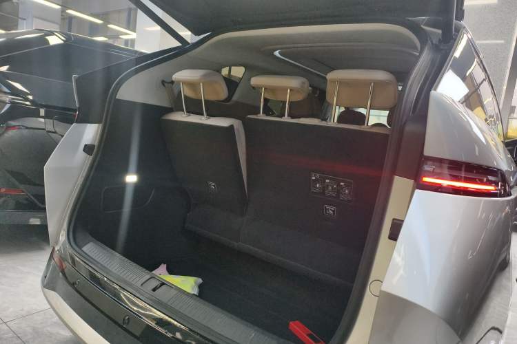 Used XPeng X9 2025 650 Long-Range Max