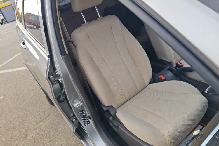 Used Baojun 310W 2017 1.5L Manual Comfort Version China VI Emission Standard
