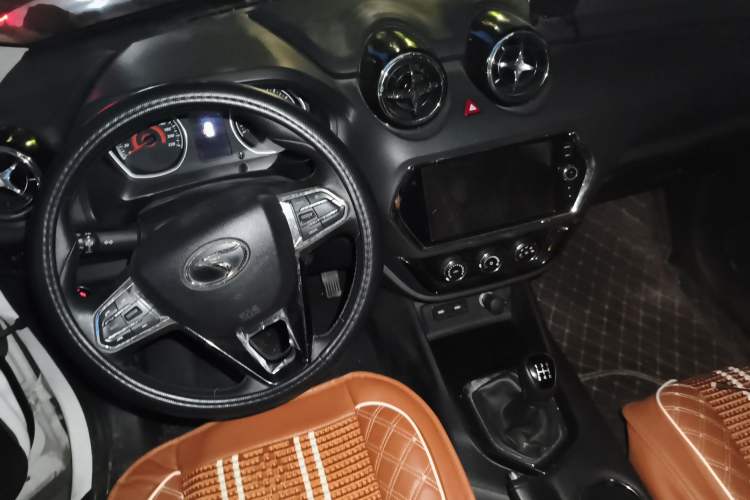 Used Soueast DX3 2018 1.5L Manual Luxury Model Center Console