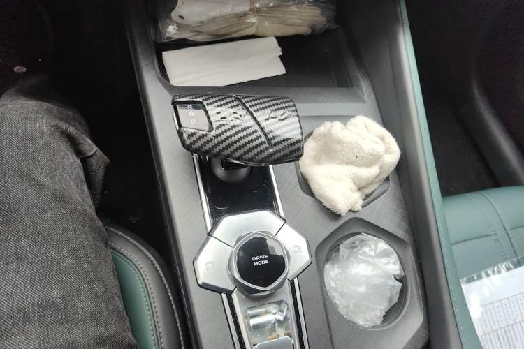 Used CHANGAN UNI-V iDD 2024 Blue Whale Smart Electric iDD 136km ZhiKu Model