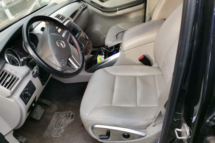 Used Mercedes-Benz R-Class 2011 R 300 L Business Model