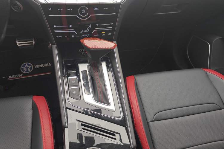 Used Venucia T60 2018 1.6L CVT Smart & Fun Version China VI Standard