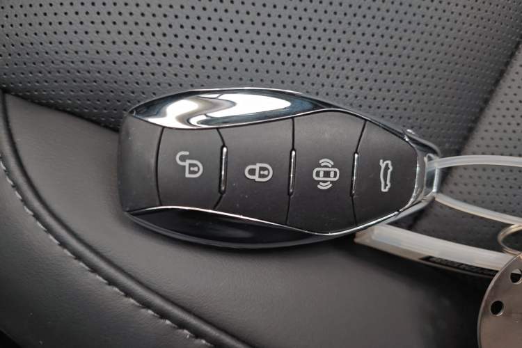 Used Hongqi HS3 PHEV 2025 Model 125km Jingwei 2 Millionth Anniversary Edition