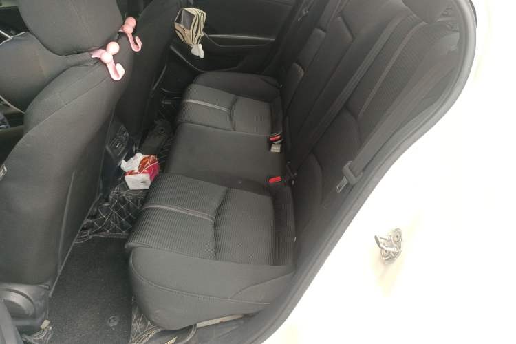 Used Mazda 3 Axela 2017 Sedan 1.5L Automatic Luxury Model Emission Standard China V Left Rear Seat