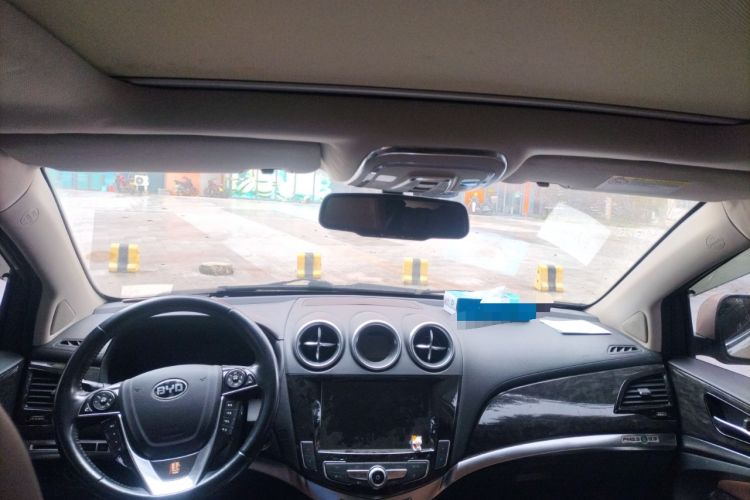 Used BYD Tang New Energy 2015 2.0T Four-Wheel-Drive Flagship Model