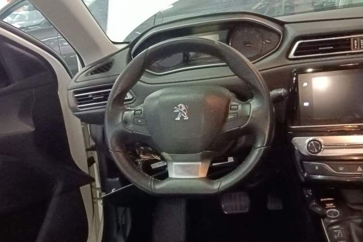 Used Peugeot 308 2016 1.6L Automatic Luxury Edition
