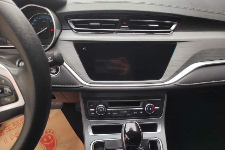 Used Geely Auto Emgrand 2021 UP 1.5L CVT Luxury Model Audio And AC Panel