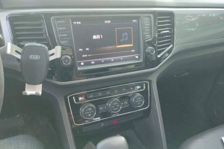 Used Volkswagen Teramont 2017 530 V6 Four-Wheel Drive Luxury Edition Audio And AC Panel