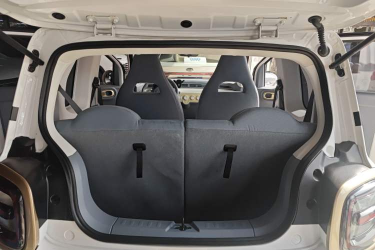 Used Bestune Pony 2025 222km Lightning Horse Trunk