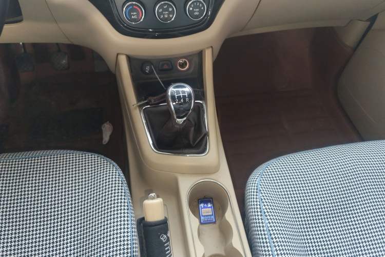 Used Baojun 730 2014 1.5L manual Comfort ESP version 7 seats