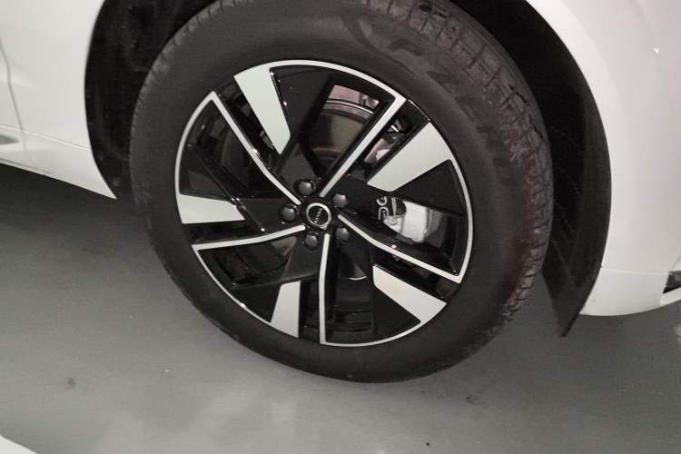 Used Volvo XC60 2026 B5 4x4 Smart Luxury Edition