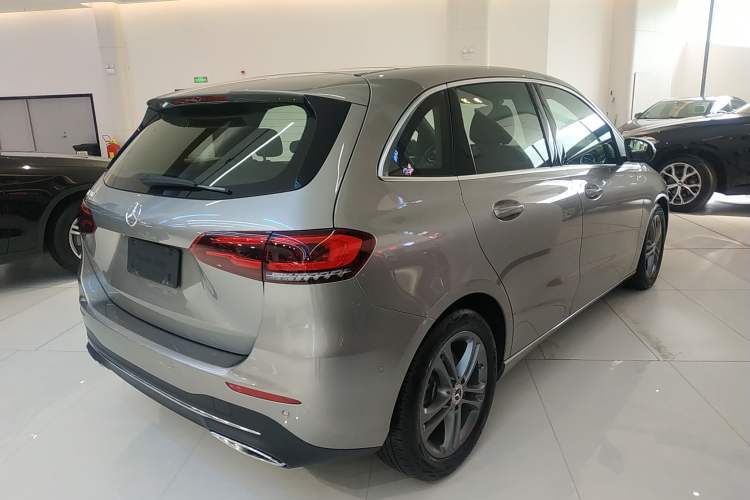 Used Mercedes-Benz B-Class 2020 B 200 Sport Edition Rear Right 45 Deg