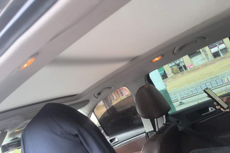 Used Volkswagen Tiguan 2013 2.0 TSI Automatic All-Wheel-Drive Flagship Edition Headliner