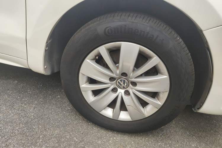 Used Volkswagen Sharan 2014 2.0 TSI Standard Model Right Front Wheel Hub