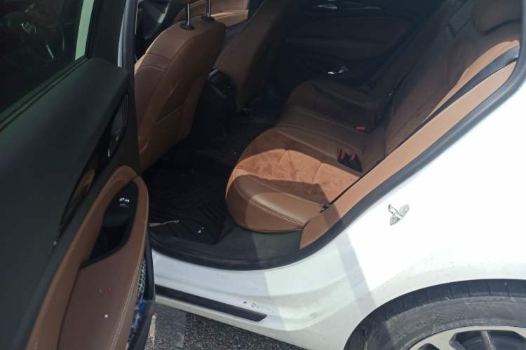 Used Buick Regal 2019 28T Luxury Edition China VI Left Rear Seat