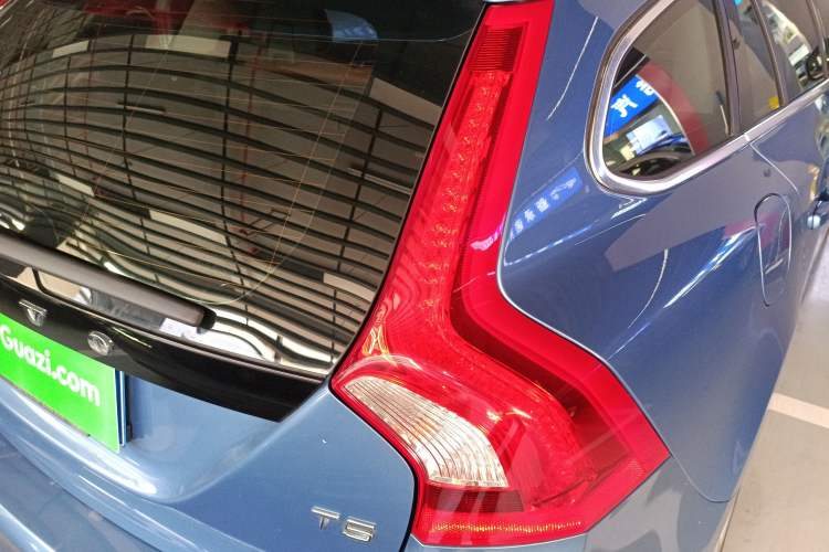 Used Volvo V60 2015 T5 Zhiya Edition