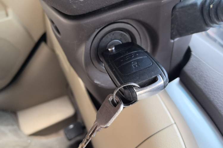 Used Baojun 730 2014 1.5L manual standard trim 7 seats Vehicle Key