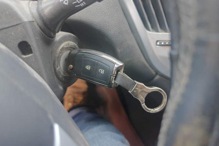 Used JMC Yusheng S350 2013 2.0T Manual Two-Wheel Drive Gasoline Ultra-Luxury 5-Seater
