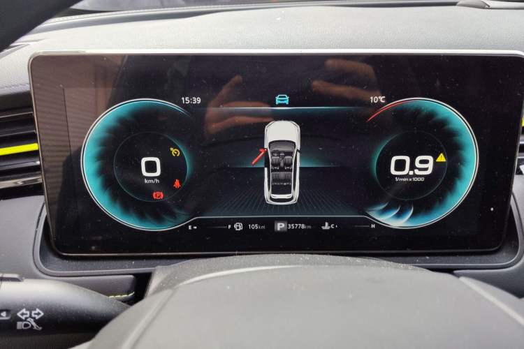 Used Roewe RX5 2023 PLUS 330TGI Automatic Trendsetting Smart Edition