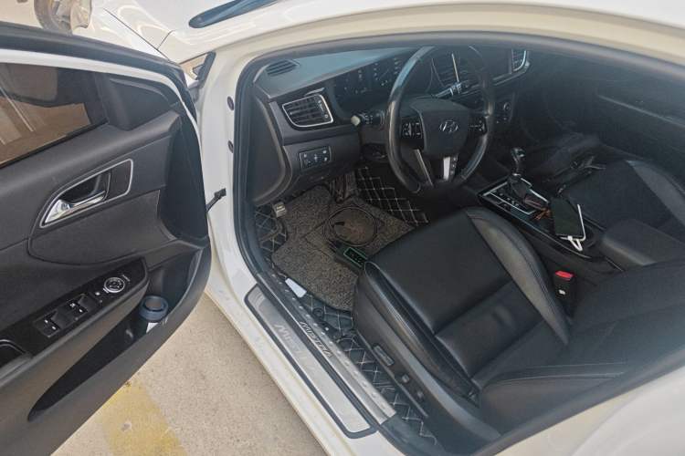 Used Hyundai Mistra 2014 1.8L Automatic Deluxe DLX Model
