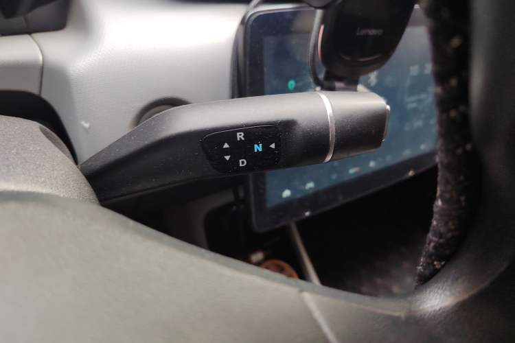 Used Leapmotor T03 2022 Crystal Edition Gear Lever