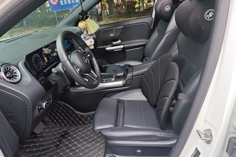 Used Mercedes-Benz GLA 2022 Facelifted GLA 200 Left Front Seat