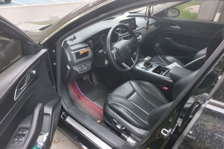 Used Hongqi H5 2022 Classic Model Facelift 1.8T Automatic Smart Connect Flagship Edition Driver Seat