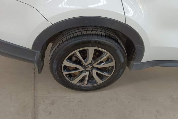 Used Dongfeng Fengon 580 2016 Revised Version 1.5T CVT Luxury Edition
